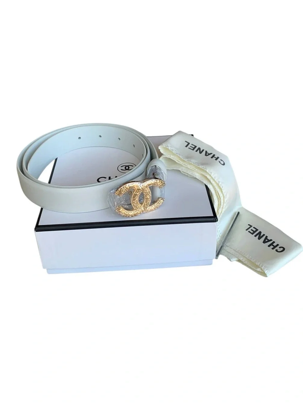 🤍 White Leather Belt with Gold-Tone logo Buckle 🤍